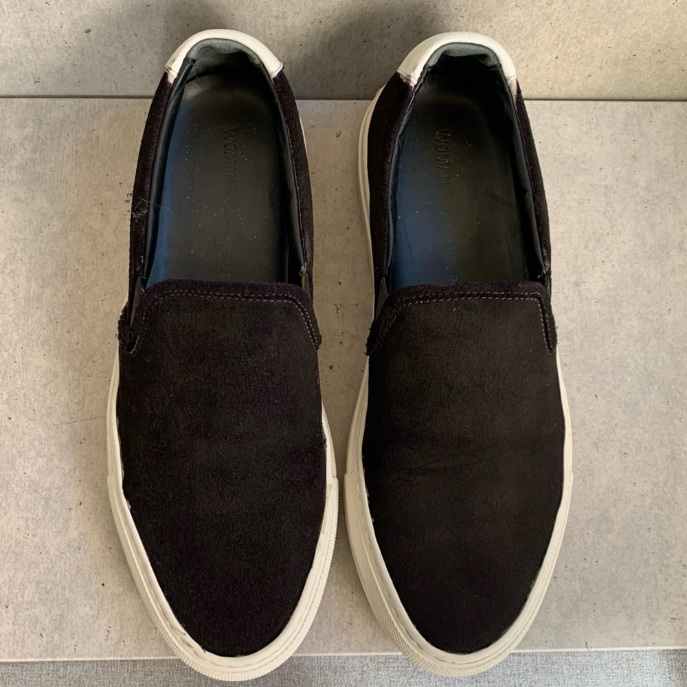 Woman by common projects black suede sneakers pull on size 7